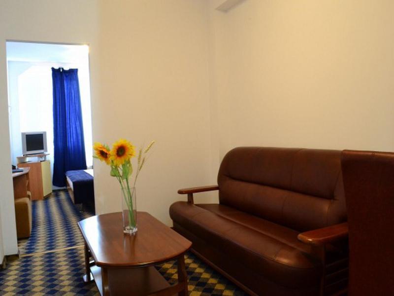 Plus Hotel Craiova Exterior photo