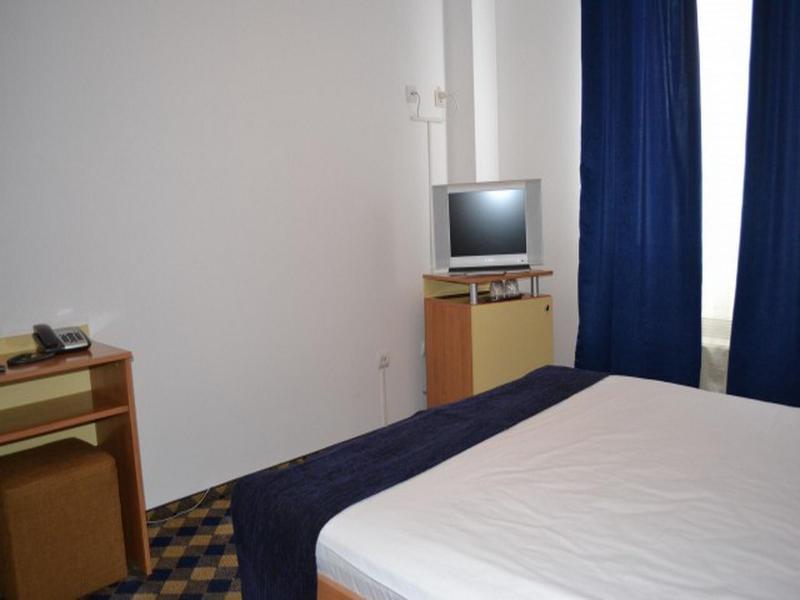 Plus Hotel Craiova Exterior photo